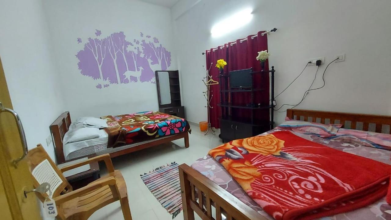 Greenpepperhomestay Munnar Anaviratty Buitenkant foto