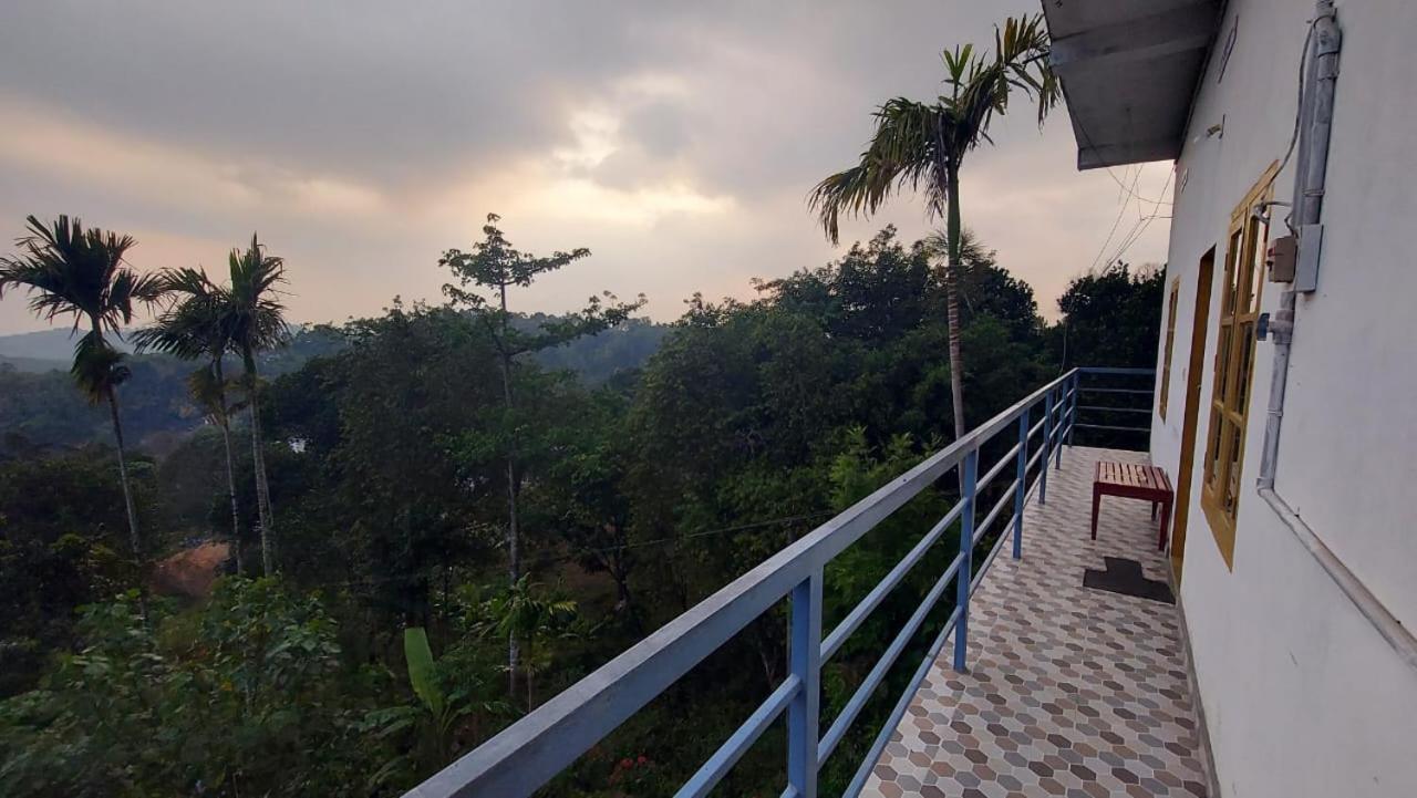 Greenpepperhomestay Munnar Anaviratty Buitenkant foto