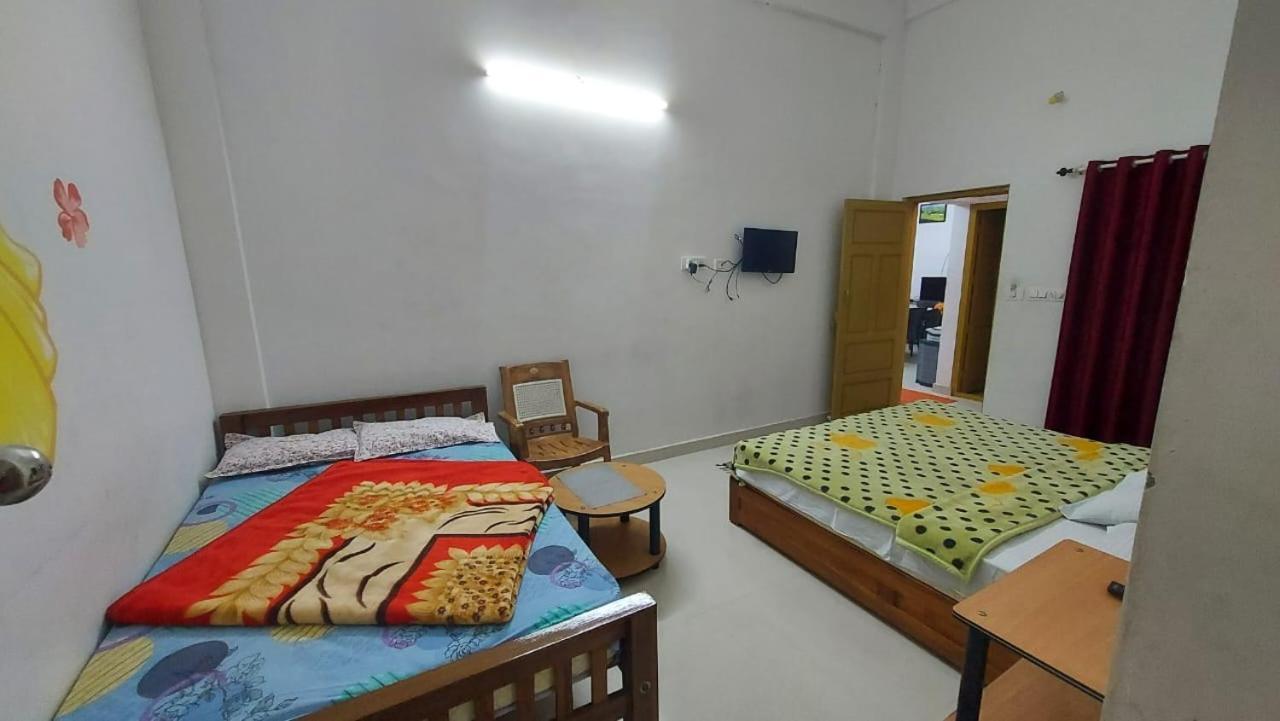 Greenpepperhomestay Munnar Anaviratty Buitenkant foto