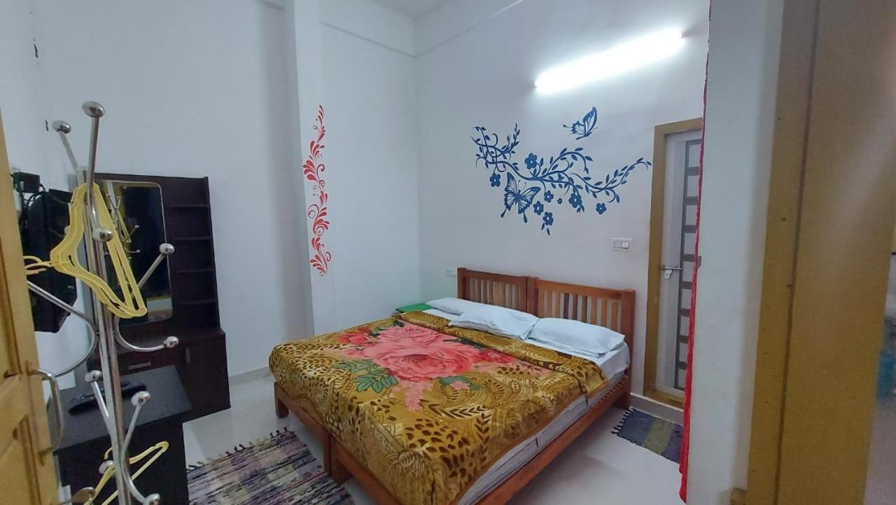 Greenpepperhomestay Munnar Anaviratty Buitenkant foto